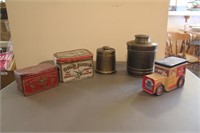 Group of decorative collectibles