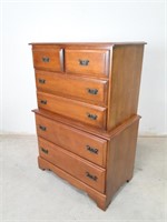 Early American Style Chest of Drawers