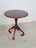 Traditional Round Side Table