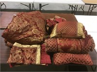 Queen comforter set with matching pillows