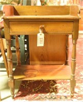 Lot 1383 - Early 19thC MD softwood wash stand