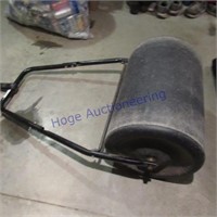 Push or pull lawn roller