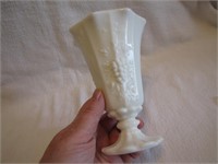 Vintage Westmoreland 5&3/4" Vase