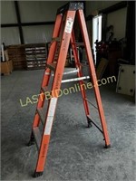 Husky fiberglass 6 ft step ladder
