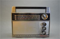 Continental Worldwide 4 Band Transistor Radio