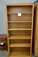 Large Wooden Bookshelf Shelves can be adjusted -