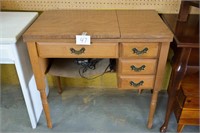 Vintage Sewing Machine w/Cabinet Universal