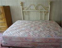 Fuil Size Metal Headboard and Rails