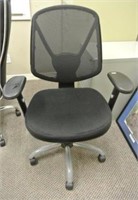 Armed Office Task Chair