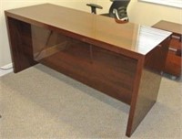 Lacquered Finish Modern Desk