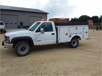 2000 Chevy 2500 with utility box