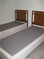 2 twin beds, headboards & framesmw/ boxsprings