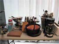 Table Lot of Various Kitchen Items