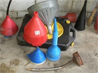Funnels & Oil Pans 1 Lot