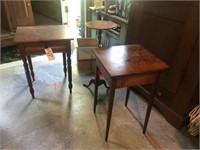 3 small tables / stands