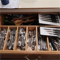 Kitchen Lot-Oneida CommunityStainless,Steak Knives