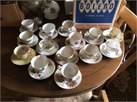Oil lamps, thimbles, cups & saucers
