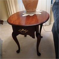 Statton Trutype Americana Oval Cherry End Table