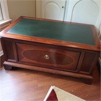 Coffee Table w/lift top and 2 Drawer