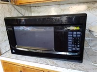 GE microwave (black)