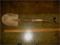 Old / Vintage Shovel Yard Tool