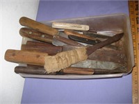 Lot of Vintage Wooden Handled Knives