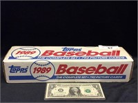 Topps 1989 baseball complete card set. NIB