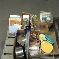 Plates, frying pan, vases