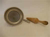 EARLY WEAR EVER STRAINER WITH WOODEN  PESTILE