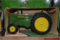 John Deere model R tractor ERTL diesel 1/16
