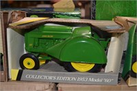 John Deere 1953 model 60 orchard tractor 1/16