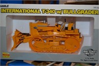 International T-340 w/ bullgrader ERTL case