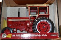 IH756 tractor with Hiniker cab 1/16 scale ERTL