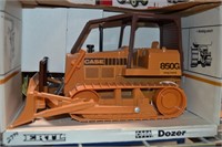 ERTL case dozer 1/16 scale 850G long track