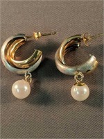 10k Gold And Pearl Earrings 1.5 Dwt Total Weight