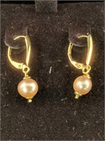 14k Gold Pearl Earrings 1 Dwt Total Weight