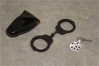 Smith & Wesson Handcuffs w/Key & Pouch