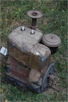 Wisconsin Stationary Engine 2 cylinder
