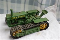 Ertl John Deere Unstyled  Crawler  Toy