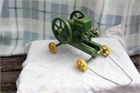 Ertl  John Deere Hit & Miss Engine Toy