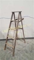 5' Wooden Step Ladder