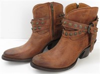 LUCCHESE Short Cowboy Boots for Women with..