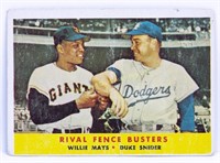 1958 Topps #436 Rival Fence Busters (Mays, Snider)