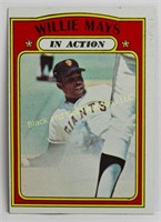 1972 Topps #50 Willie Mays in action