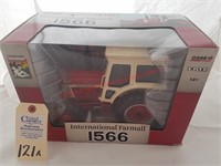 Ertl 1/16th Case IH International Farmall 1566