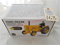 Ertl 1/16th John Deere Ind 620 Standard Tractor
