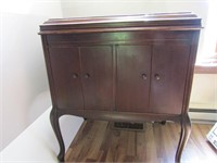 Antique Victor Victrola Record Player