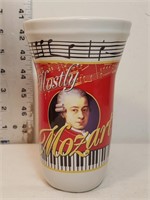 Cup: Mozart