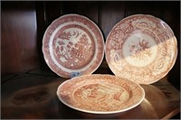 3 SPODE ARCHIVE COLLECTION PLATES IN RED: