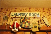 LAUNDRY ROOM SIGN WITH MINIATURE CLOTHES ON THE